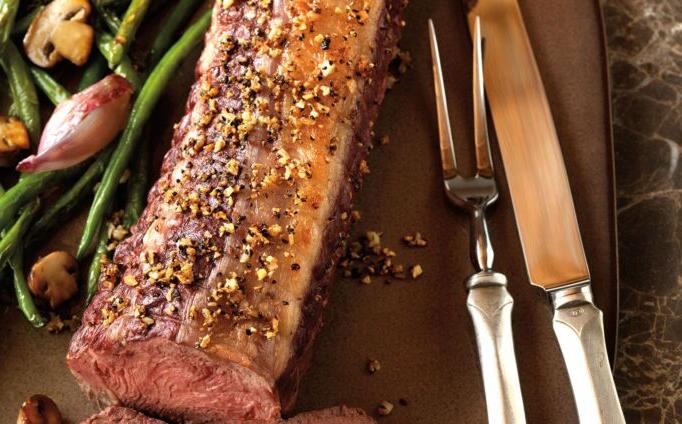 Garlic-Pepper Top Loin Petite Roast with Roasted Green Beans & Mushrooms